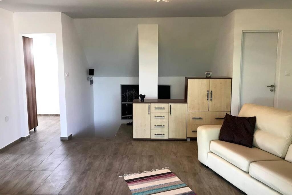 'New' Sunkissed Villa On The Old Hill Balatonalmadi Bagian luar foto